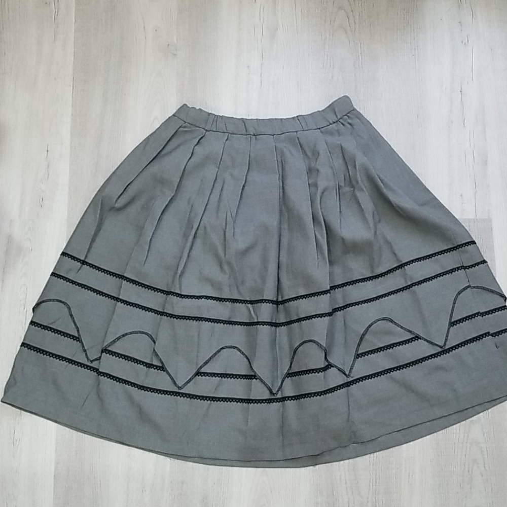 Grey skirt
